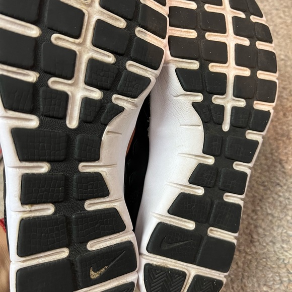 Nike shoes - Picture 3 of 4